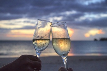 Champagne_On_The_Beach